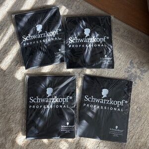 Schwarzkopf Professional Black Capes